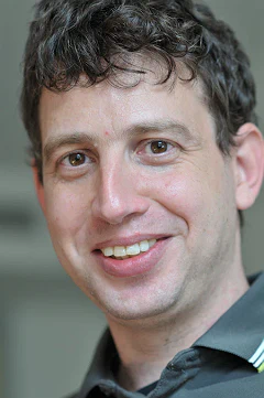 Shachar Itzhaky